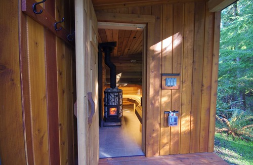 Ucluelet House | Grapevine Guest House