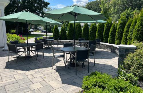 Ogunquit Hotel | Grasshopper Inn