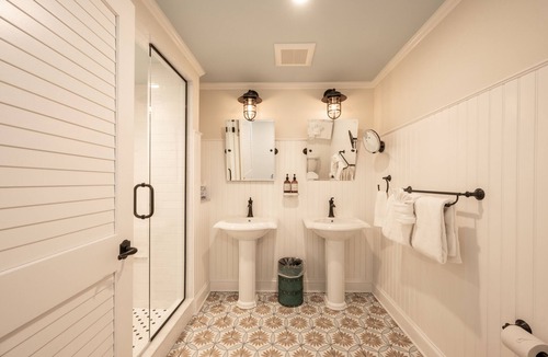Marathon Hotel | Grassy Flats Resort & Beach Club