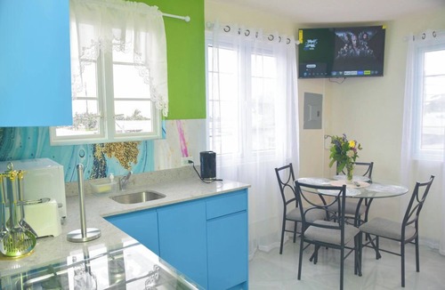 Bridgetown Apartment | Grateful #2 1&2 BDS APT, CAR RENTALS Available