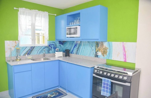 Bridgetown Apartment | Grateful #2 1&2 BDS APT, CAR RENTALS Available