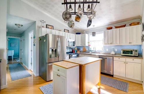 Westerly House | Grateful Tides Grateful Tides Beautiful remodeled 5 bedroom home