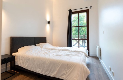 Salles Villa | Graves 6p - Three Bedroom Villa, Sleeps 6