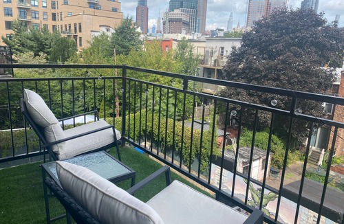 Greenpoint Apartment | Great 2 bed Apt in Greenpoint, Brooklyn - Manhattan Skyline Views