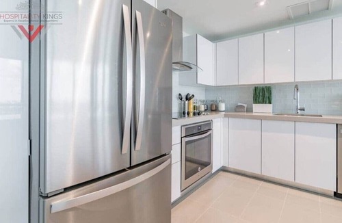 Town Square Apartment | Great 2bed/2bath in Miami! Million Dollar views!