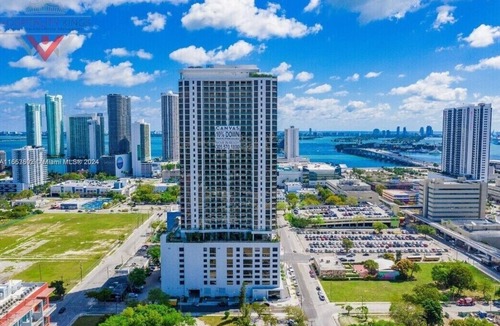 Town Square Apartment | Great 2bed/2bath in Miami! Million Dollar views!