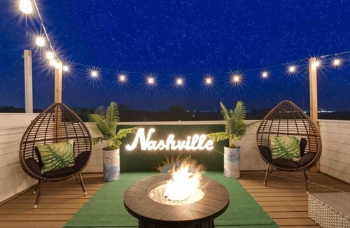 North Nashville House | Great 4 Large Groups! 11 Beds! Rooftop Deck!