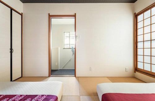 Shin-Osaka Apartment | Great access to USJ and Dotonbori! Up to 8 people can stay NETFLIX