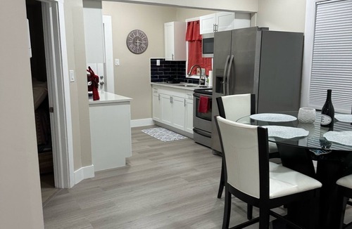 Parker Ridge Apartment | Great apartment close to downtown, beach, airport. Fully equipped for long stays