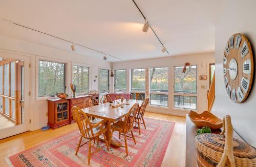 Glendale House | Great Barrington Lakeside Getaway w/Kayak & Grill