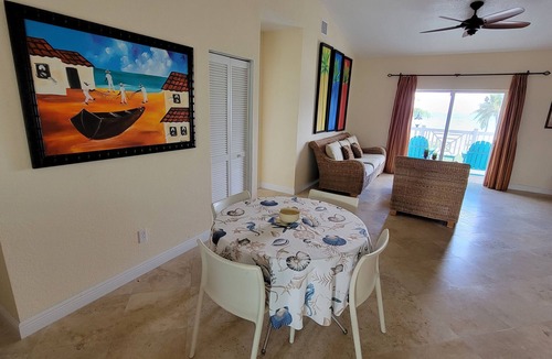 Alice Town Villa | Great Beach Front Villa