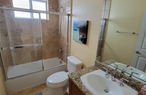 Alice Town Villa | Great Beach Front Villa
