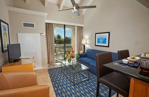 Saint Lawrence House | Great Beach Getaway! 2 Spacious Suite w/ Pool View, 3 Outdoor Pools