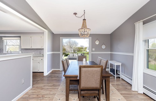 Newport East House | Great Beach Location - Huge Yard for Family Getaways