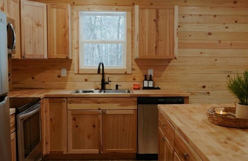 Webster Cabin | Great Bear Getaway. Your peaceful retreat in the heart of cabin country!