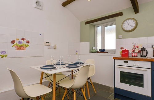 Saint Kew House | GREAT BRIGHTOR COB BARN, character holiday cottage in St Kew Highway