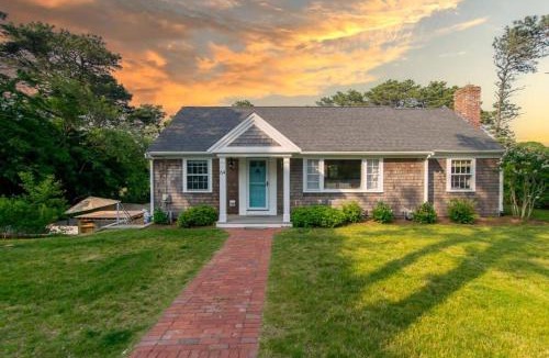 North Chatham House | Great Chatham Location Near Beach