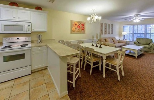 South Lee Condo | 🏠Great Clean+Comfy 2/2 Lee! LR/DR/K(Open)! Pool,FP,Jacuzzi,Gym+KidsStuff! A/C🌞