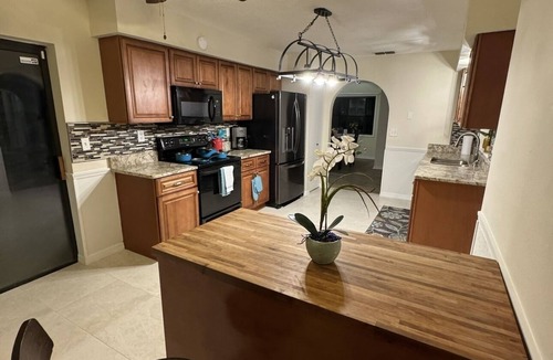 Belleview Heights House | Great Comfy house 10 minutes from The Villages & Ocala - Great for travelers!
