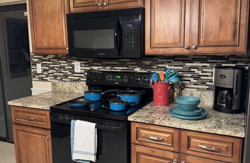 Belleview Heights House | Great Comfy house 10 minutes from The Villages & Ocala - Great for travelers!