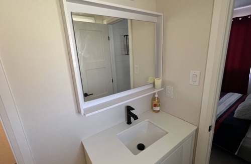 Kitchener House | Great cottage for Family and Friends with hot tub in Prime location