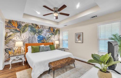 Garden City House | Great Downtown 4BR with 8 Beds and Foosball Fun