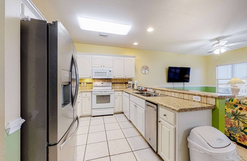 Southpointe Condo | Great duplex with large decks and shared pool