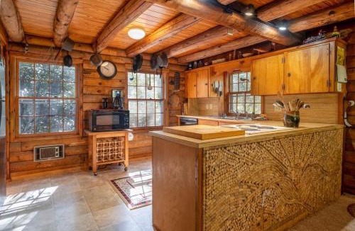 Brevard House | Great Escape Cabin · Great Escape Cabin in Connestee Falls