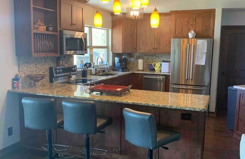 Eustace House | Great Escape to a Private Lake Retreat with 5 bdr 4 bath!