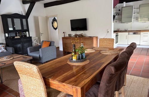 Wechloy House | Great facilities! Close to town! Calm!