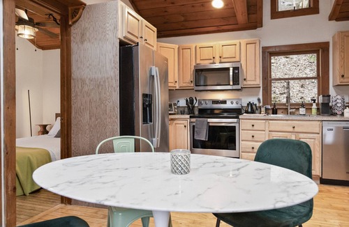 South Britain Cottage | Great Fall pricing! Magical Views & Peaceful Vibes; private dock, kayaks, firepit, office!