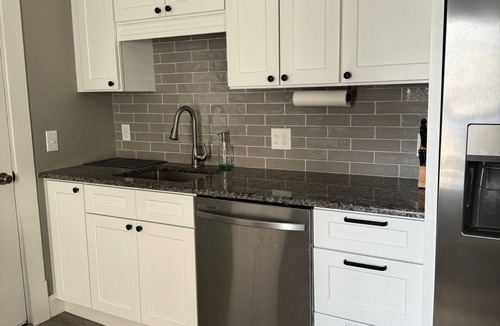 Springfield Apartment | Great First Floor Apartment close to many local attractions!