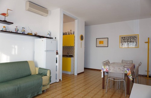 Porto Santa Margherita Apartment | Great flat with shared pool for six guests-Beahost