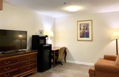 Mount Vernon House | Great for Business Travel, Business Center Available, Free Breakfast & Parking
