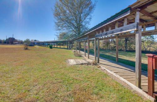 Fort Valley Apartment | Great for Gatherings! Rural Fort Valley Retreat