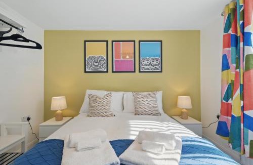 Queens Quarter Apartment | Great for groups, 7 bedroom 4 bathroom 2x parking by StayByNumbers