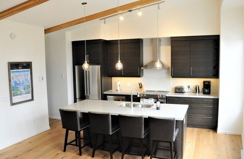 Golden House | Great for large or multiple families. 2 minute walk to ski in/out trail.