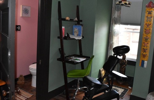 New Castle House | Great for small groups up to 6 people