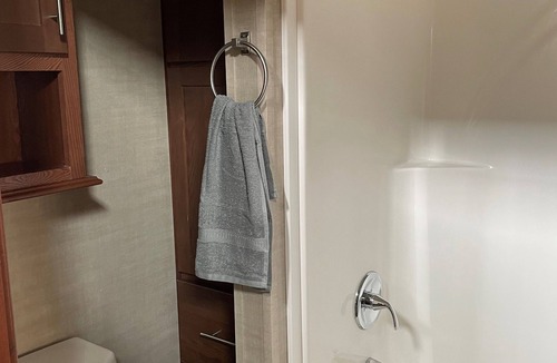 Lakeview Cabin | Great Getaway in adorable Cherokee Landing at Indian Lake with AC, WiFi