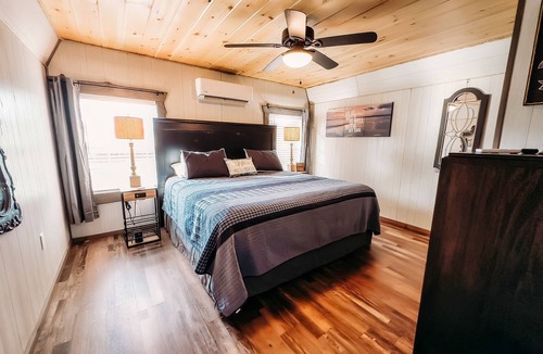 Oneida House | Great Getaway to Relax, close to Big Southfork National Recreational Area