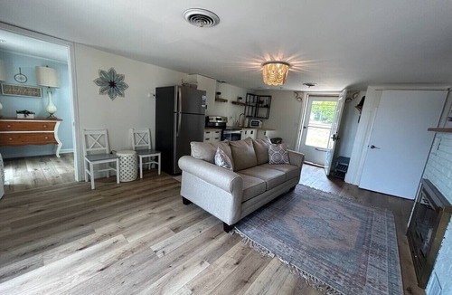 Lexington Cabin | Great Lakes Resort - Beach Cabin - Suite 15