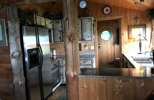 Arcadia Cabin | Great Lakes Splendor! - Unique Lake Michigan Lakefront Log Cabin