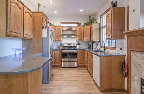 Silver Star Mountain Apartment | Great location near village, bike storage, Semi-Private- Hot Tub, Dog Friendly