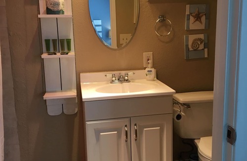 Downtown Cannon Beach Cottage | Great location 100 yards to the beach! Ocean View from upstairs room!