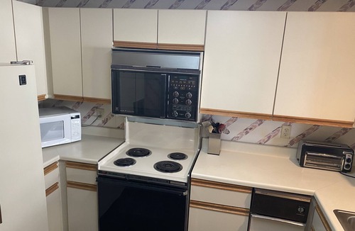 Atlantic City Condo | Great Location, Clean and Large 1 bed, on the Boardwalk, Pool, Beach, Jacuzzi,