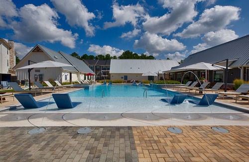 Madison Apartment | Great Location/Clift Farms-King Suite-Must See!