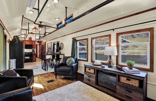 Cascade House | Great location for fly-fishing and train car enthusiasts!