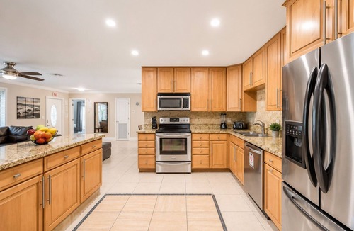 Hollywood Lakes House | Great Location Heated Pool near Hollywood Beach