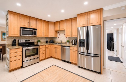 Hollywood Lakes House | Great Location Heated Pool near Hollywood Beach