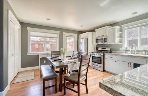 Southern Crossing House | Great location in Old Mill District ! ♥ Fenced Backyard, ♥ Pet Friendly!